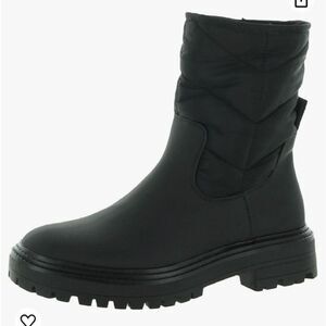 NWOT Steve Madden Quilted Boot(size 7)